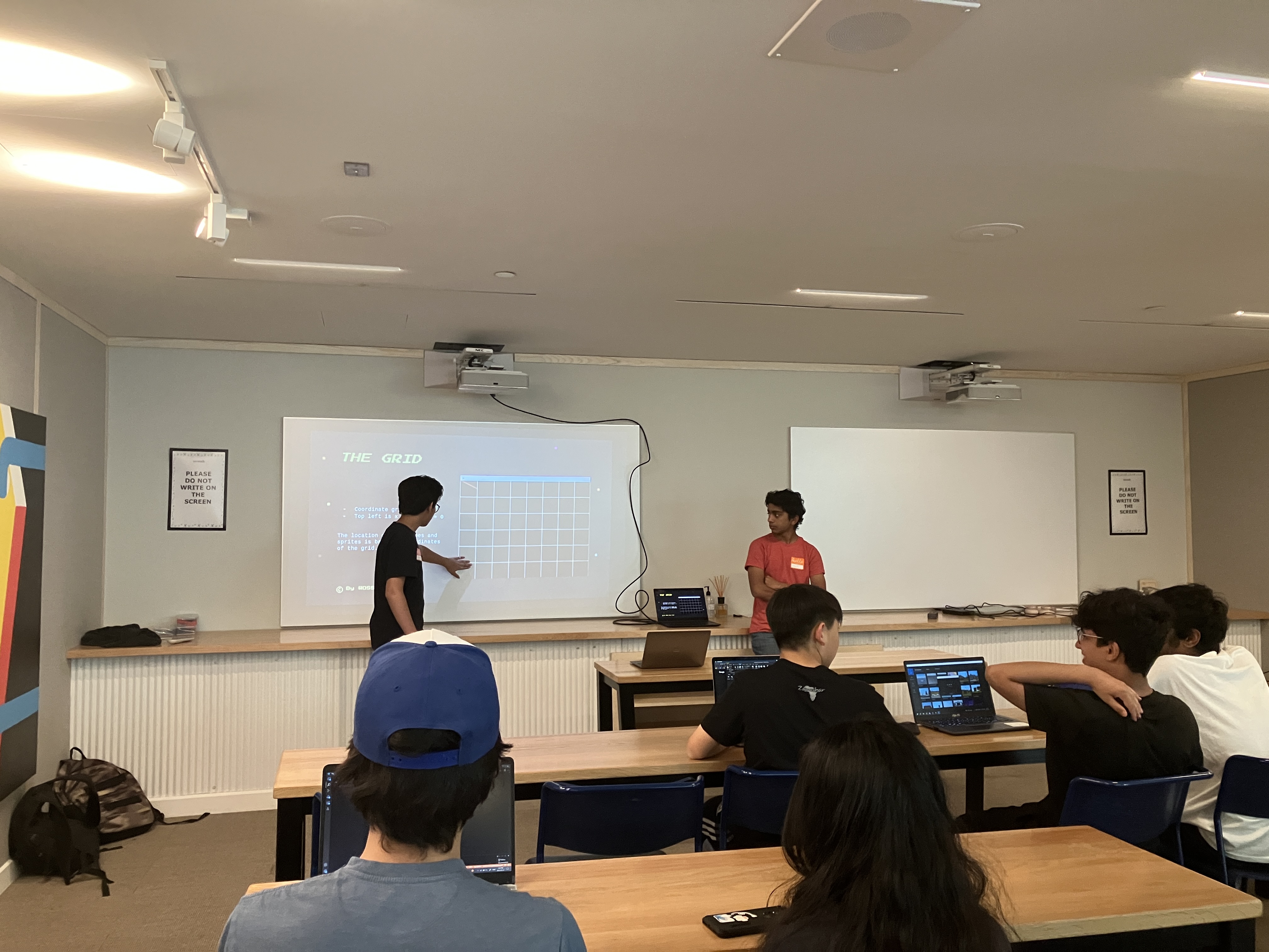 Instructor presenting to students